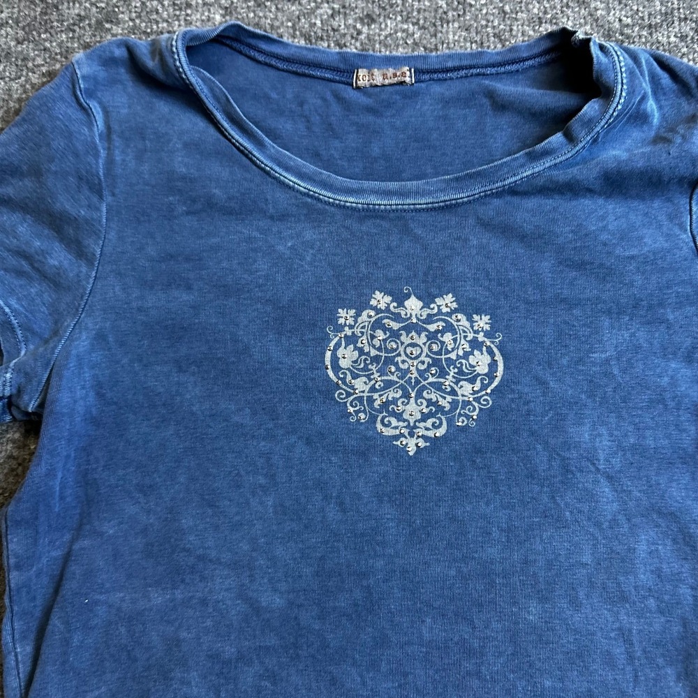 Xcit U.S.A. T-Shirt Womens Size M Blue Graphic Heart Scroll Short Sleeve Cotton